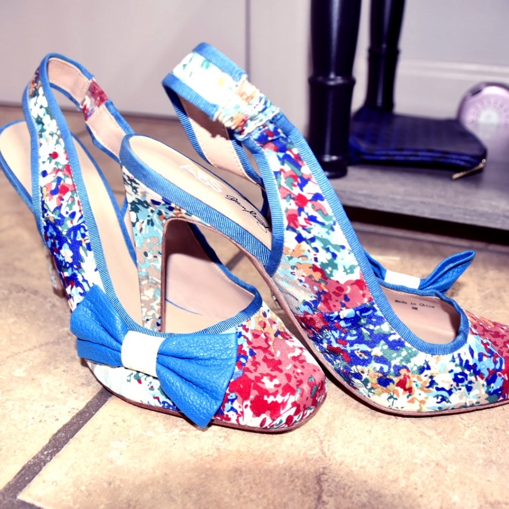 Super Cute (like)new slingback pumps 9